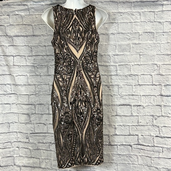 Adrianna Papell Sequin Halter Sheath Short Dress | size 2 - Picture 8 of 15